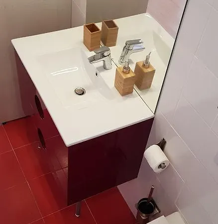 Apartamento Bonito Atico Cerca De La Estacion De Buses Y Trenes *